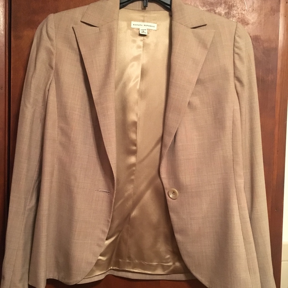Banana Republic tan blazer
